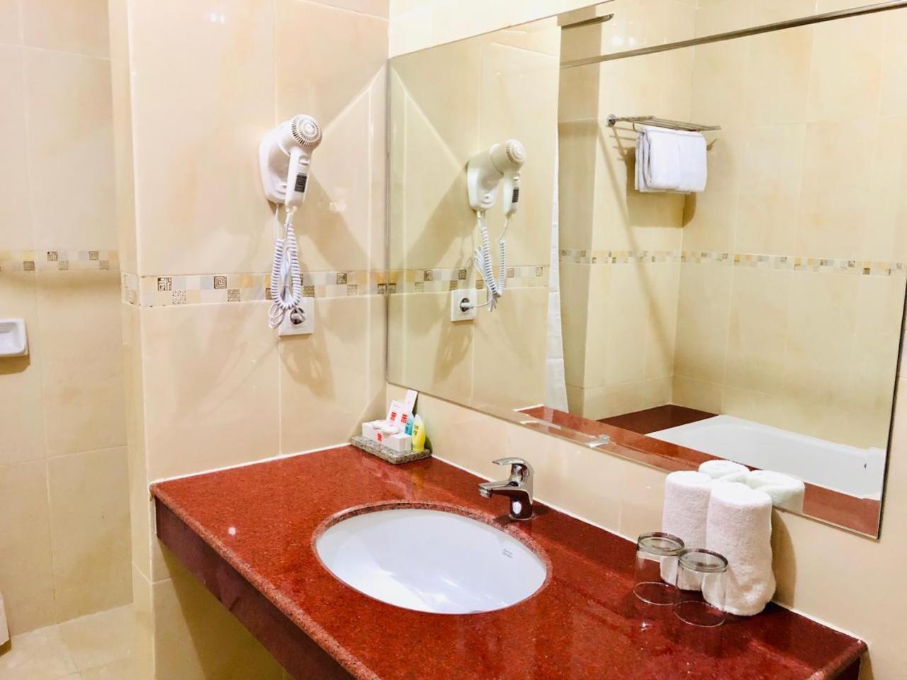 Hotel Tosan Solo Baru Grogol エクステリア 写真